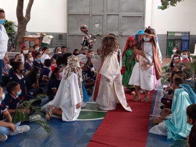 Representacion Muerte Y Resureccion (2)